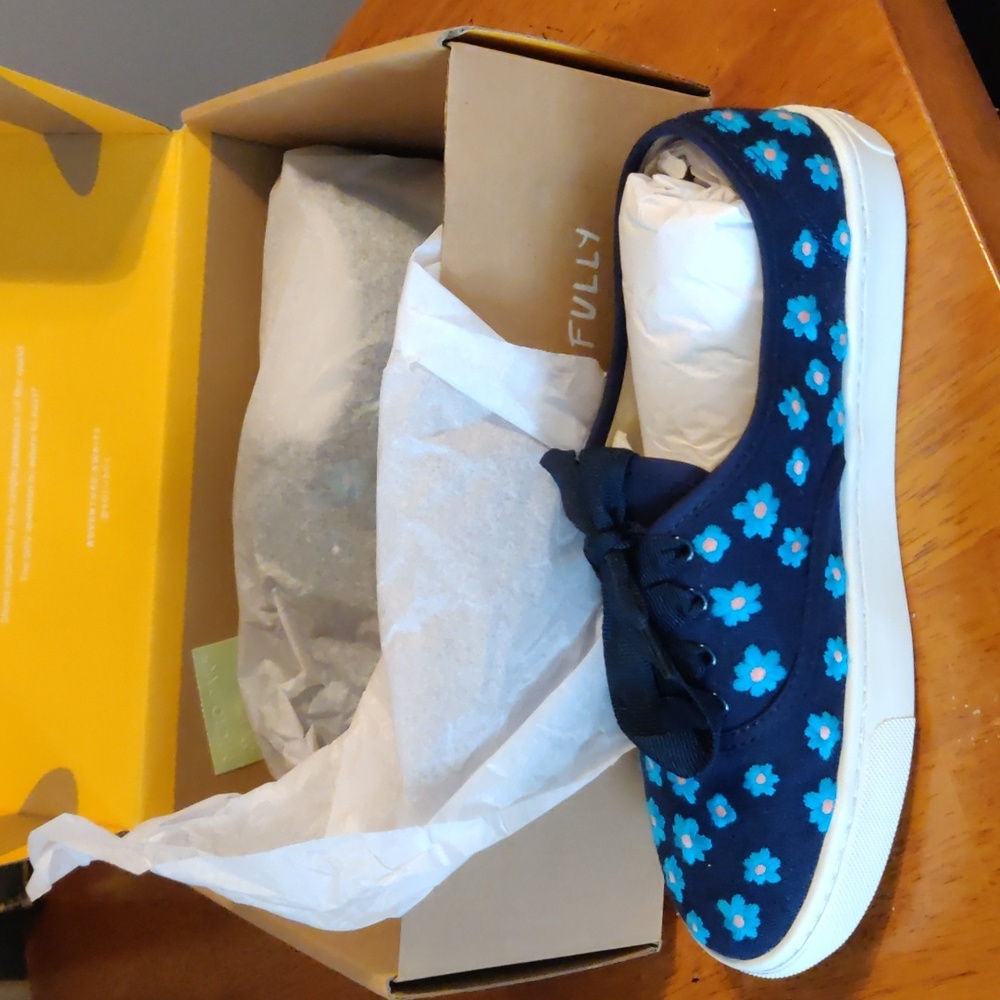 SOLUDOS ANTHRO ORGANIC COTTON EMBROIDERED NAVY SNEAKERS SHOES NWT